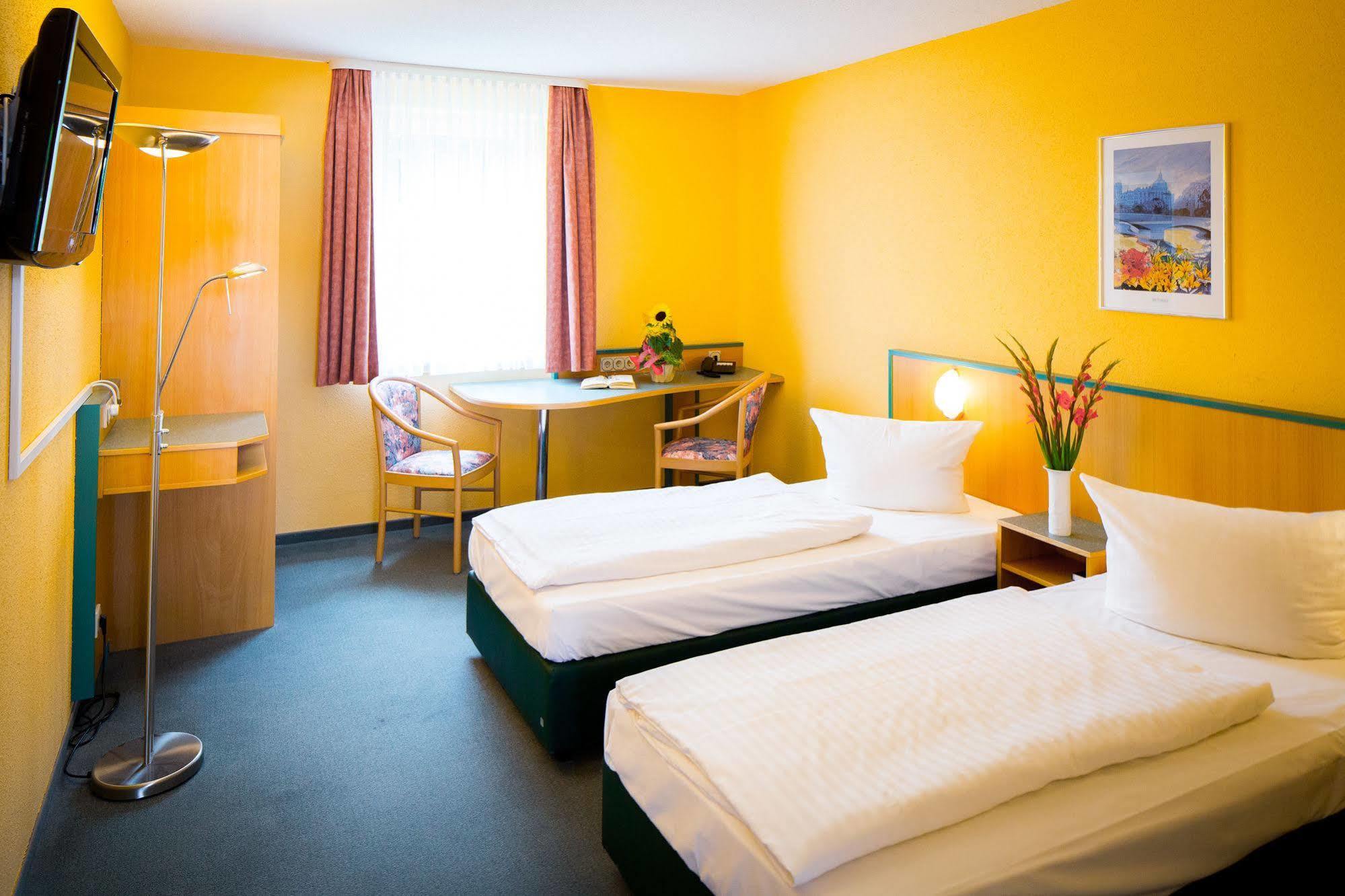Apart Hotel Weimar Exteriör bild